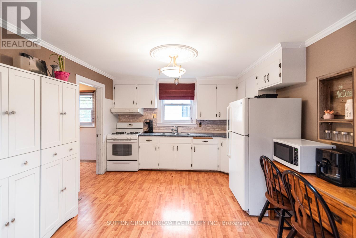 22 Mahony Avenue, Hamilton, Ontario  L8H 3C4 - Photo 9 - X12512874