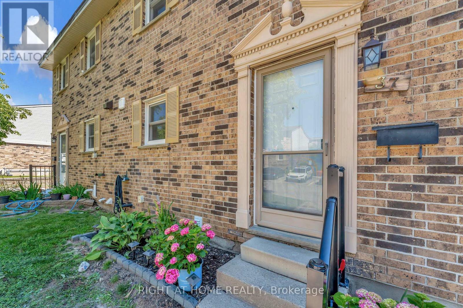 37 - 175 Cedar Street, Cambridge, Ontario  N1S 4X9 - Photo 19 - X12512932