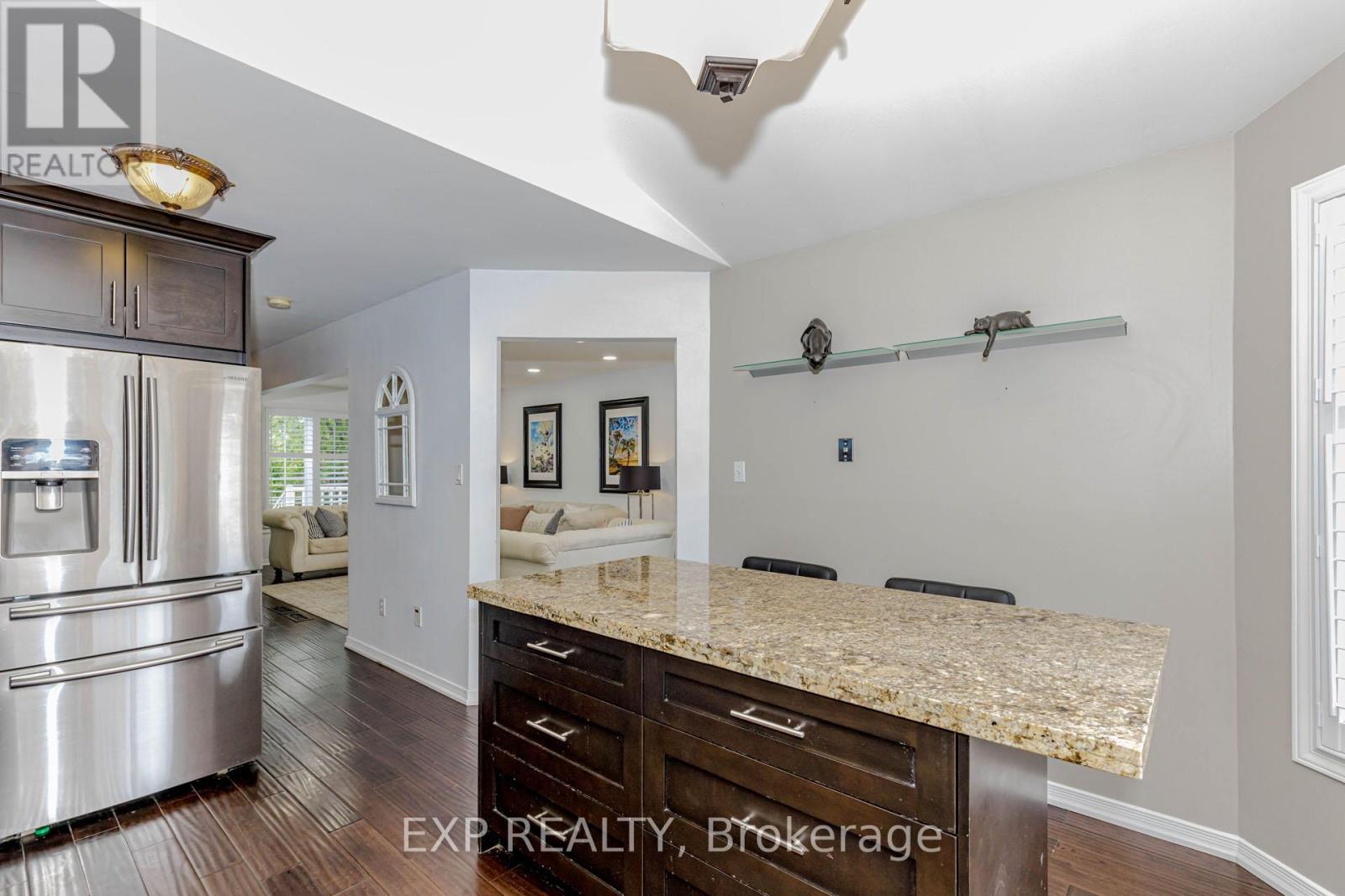 32 Vineberg Drive, Hamilton, Ontario  L9B 2P6 - Photo 10 - X12513010