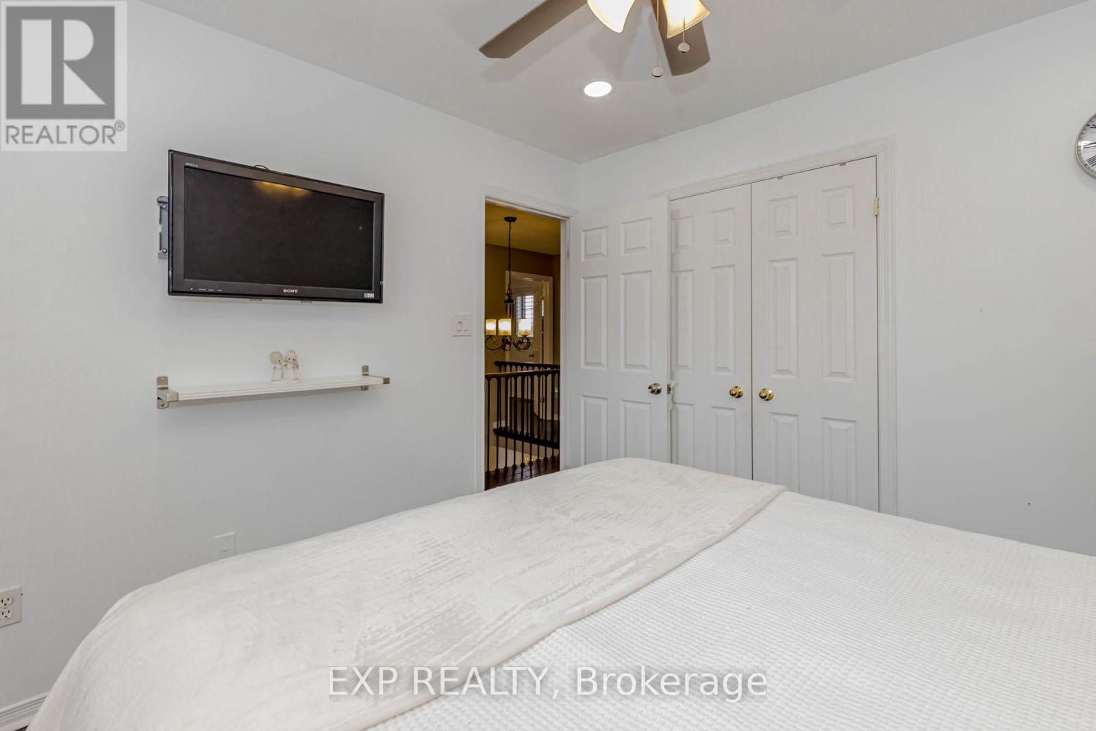 32 Vineberg Drive, Hamilton, Ontario  L9B 2P6 - Photo 27 - X12513010