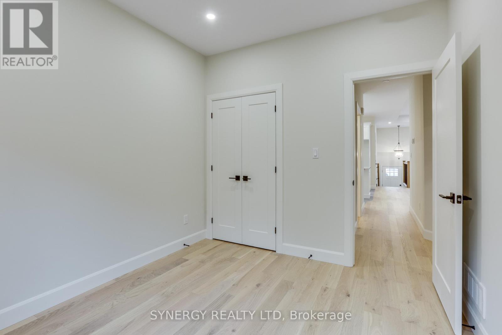 5 Haddon Lane, Strathroy-Caradoc, Ontario N7G 0B9 - Photo 14 - X12322889