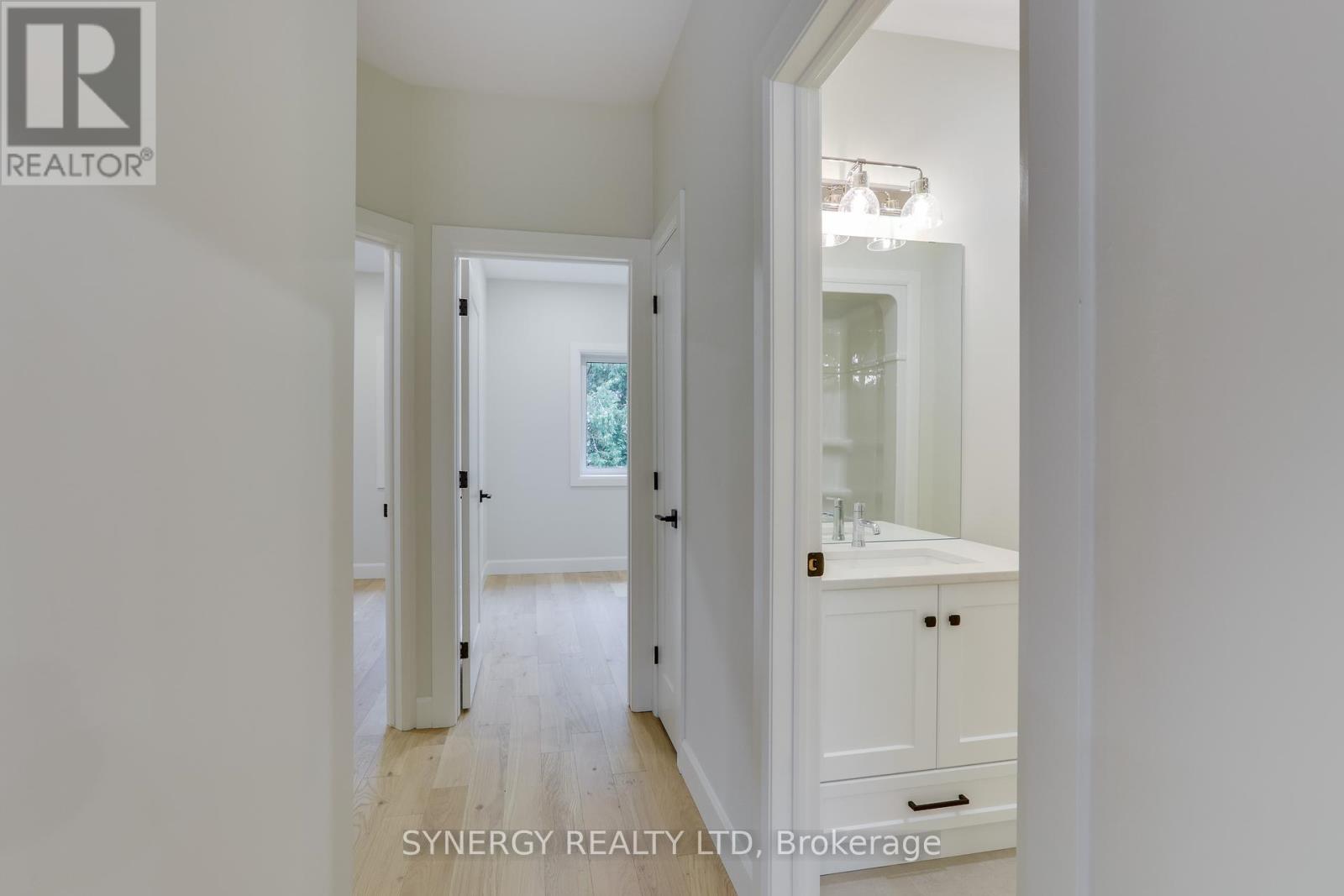 5 Haddon Lane, Strathroy-Caradoc, Ontario N7G 0B9 - Photo 12 - X12322889