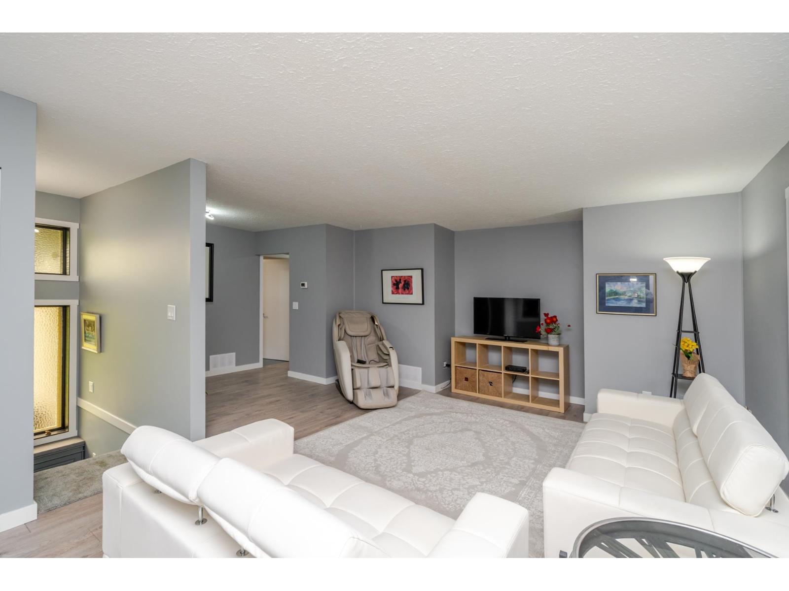 33897 Walnut Avenue, Abbotsford, British Columbia  V2S 2S2 - Photo 4 - R3063430