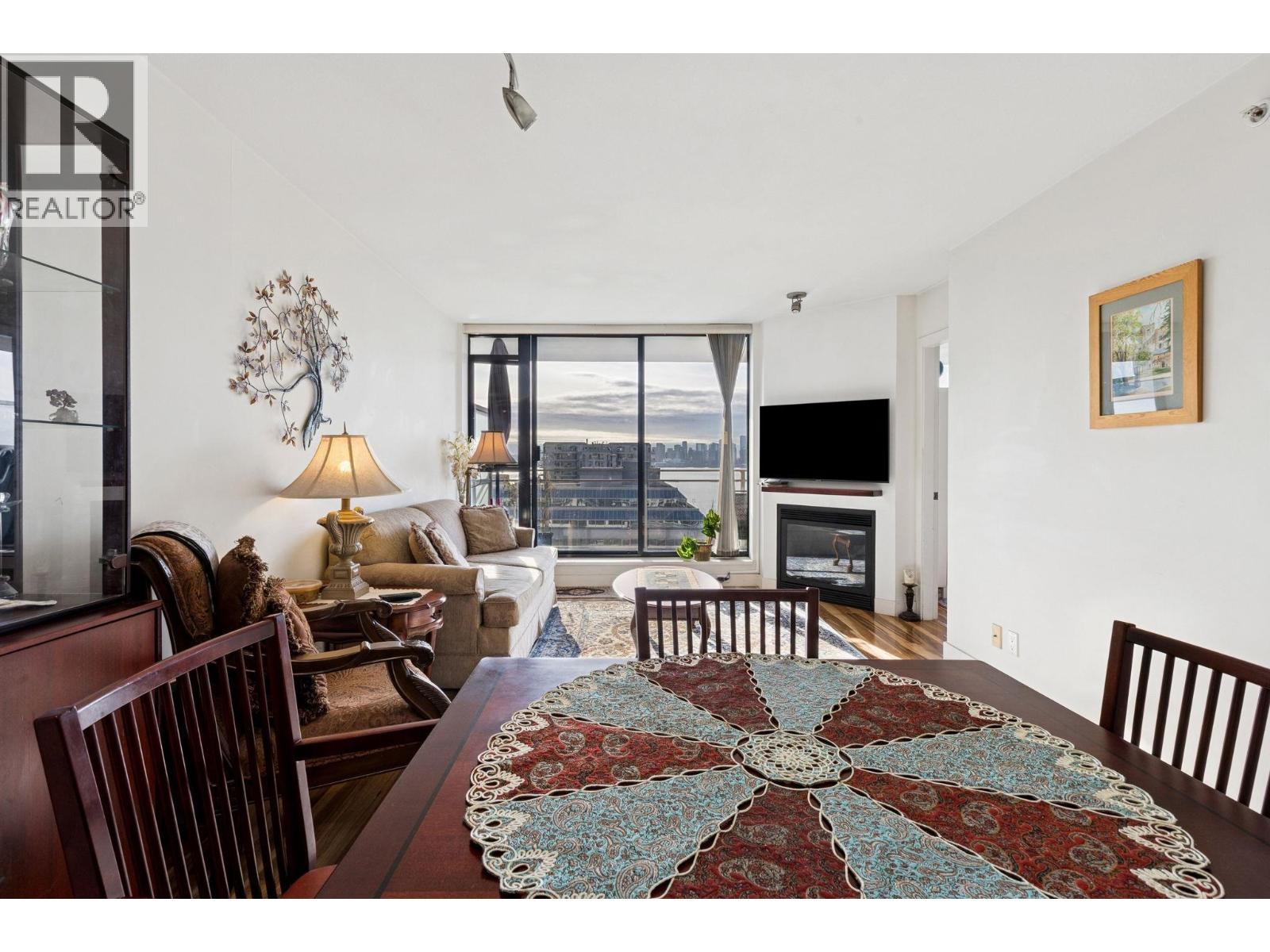 810 175 W 1st Street, North Vancouver, British Columbia  V7M 3N9 - Photo 4 - R3062342