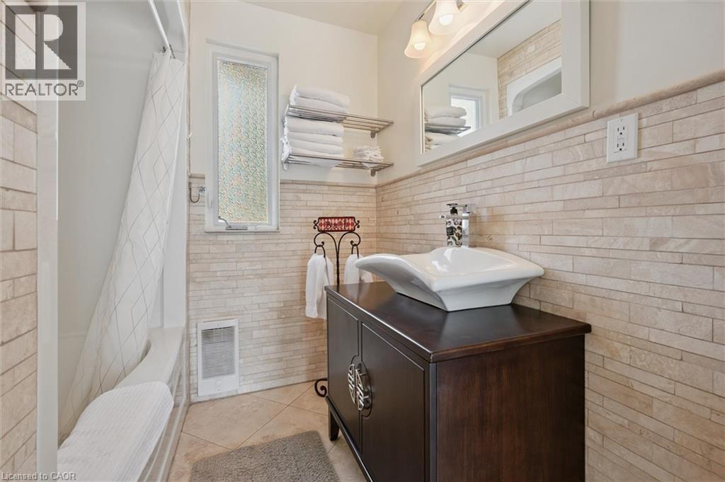 882-888 Fairway Road N, Kitchener, Ontario  N2A 0C2 - Photo 37 - 40785211