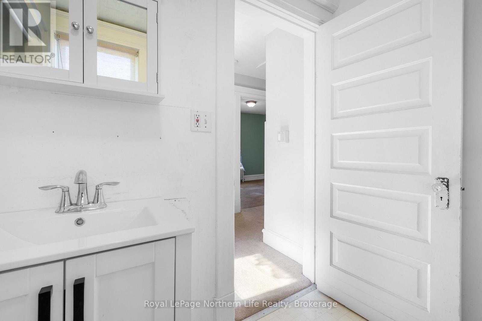 986 Main Street W, North Bay, Ontario  P1B 2W1 - Photo 23 - X12504886