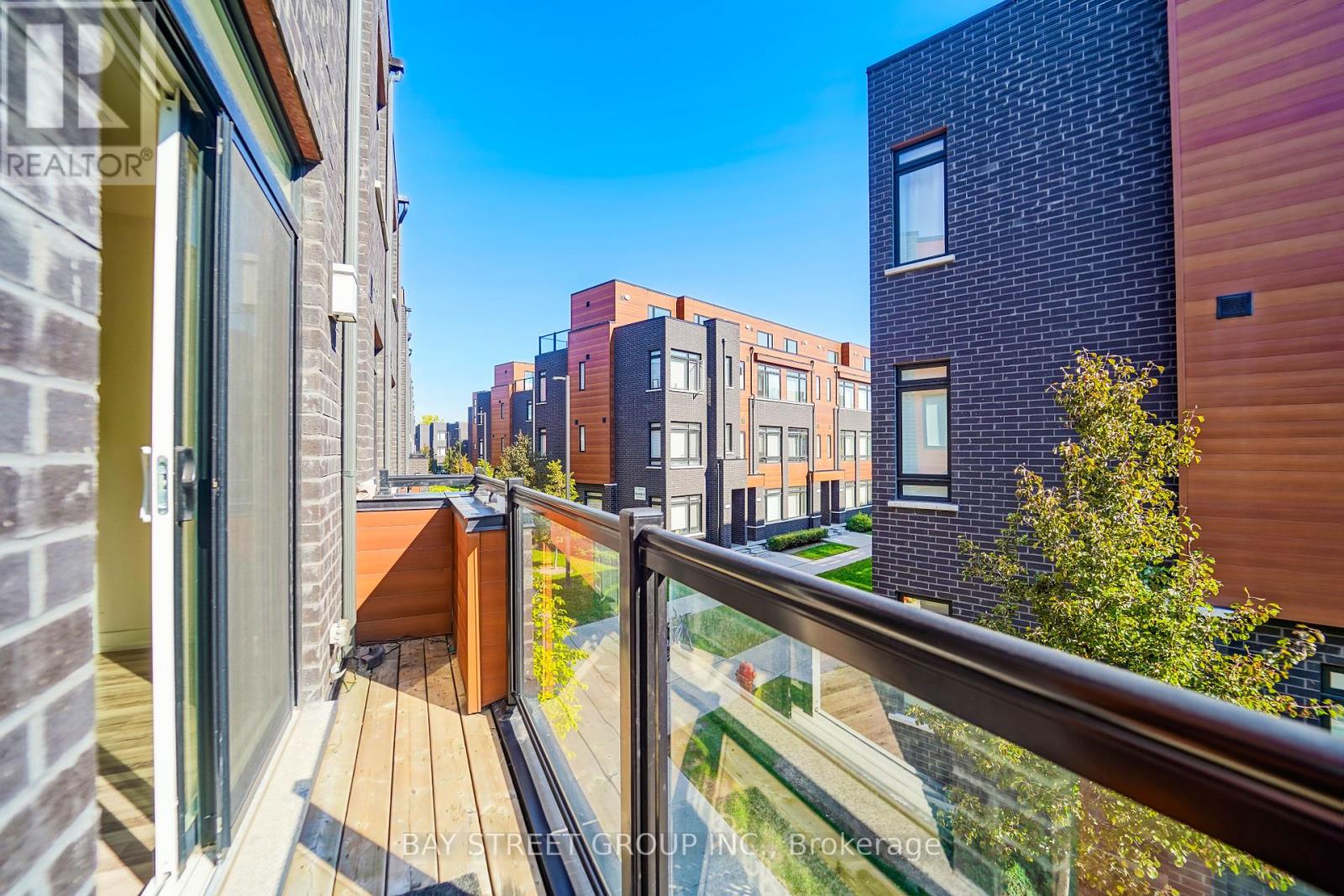 10 - 370 Red Maple Road, Richmond Hill, Ontario  L4C 5T4 - Photo 18 - N12446776