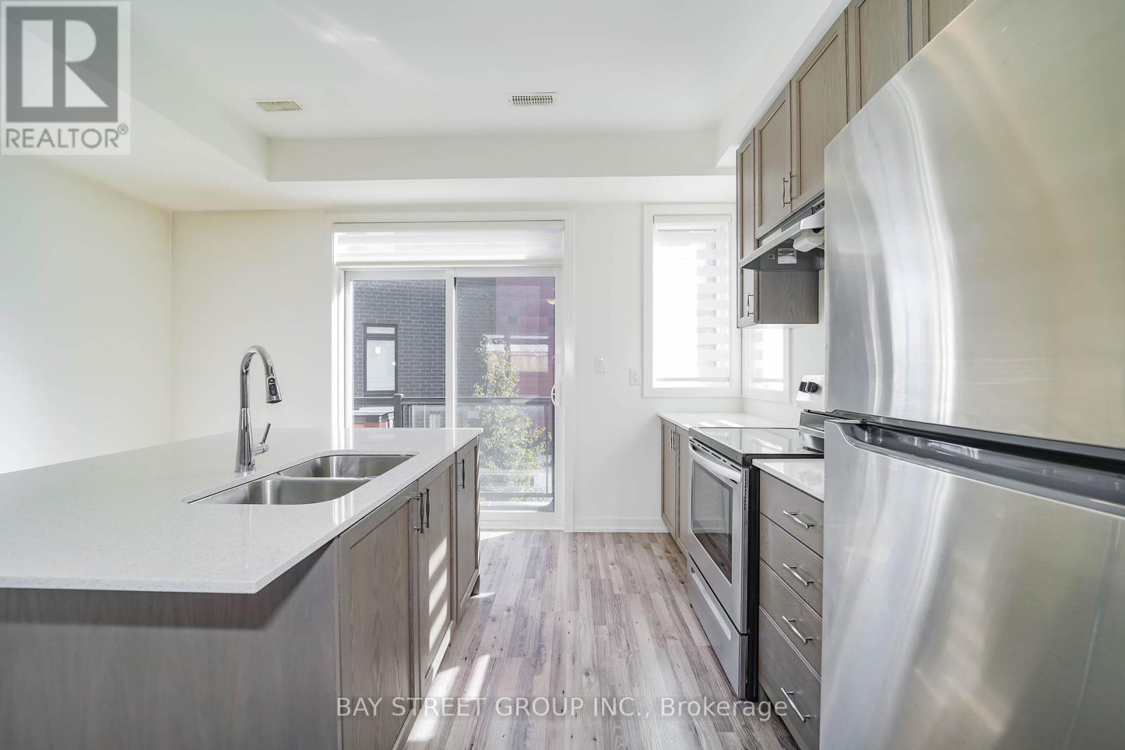 10 - 370 Red Maple Road, Richmond Hill, Ontario  L4C 5T4 - Photo 21 - N12446776