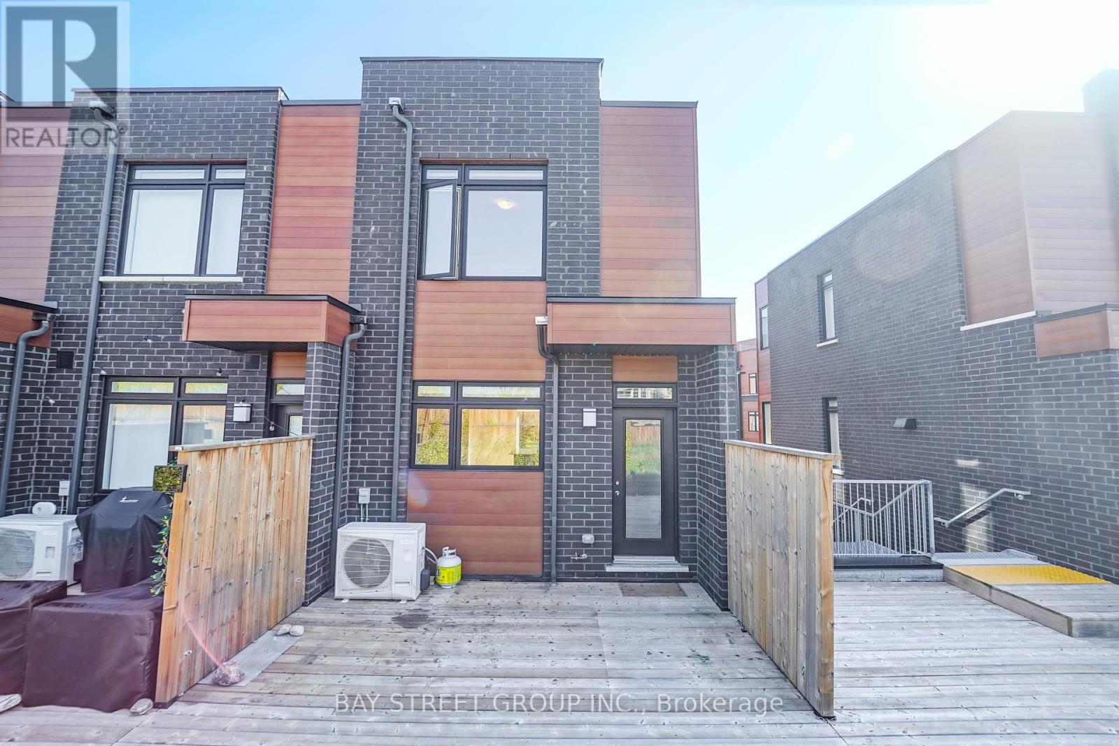 10 - 370 Red Maple Road, Richmond Hill, Ontario  L4C 5T4 - Photo 28 - N12446776