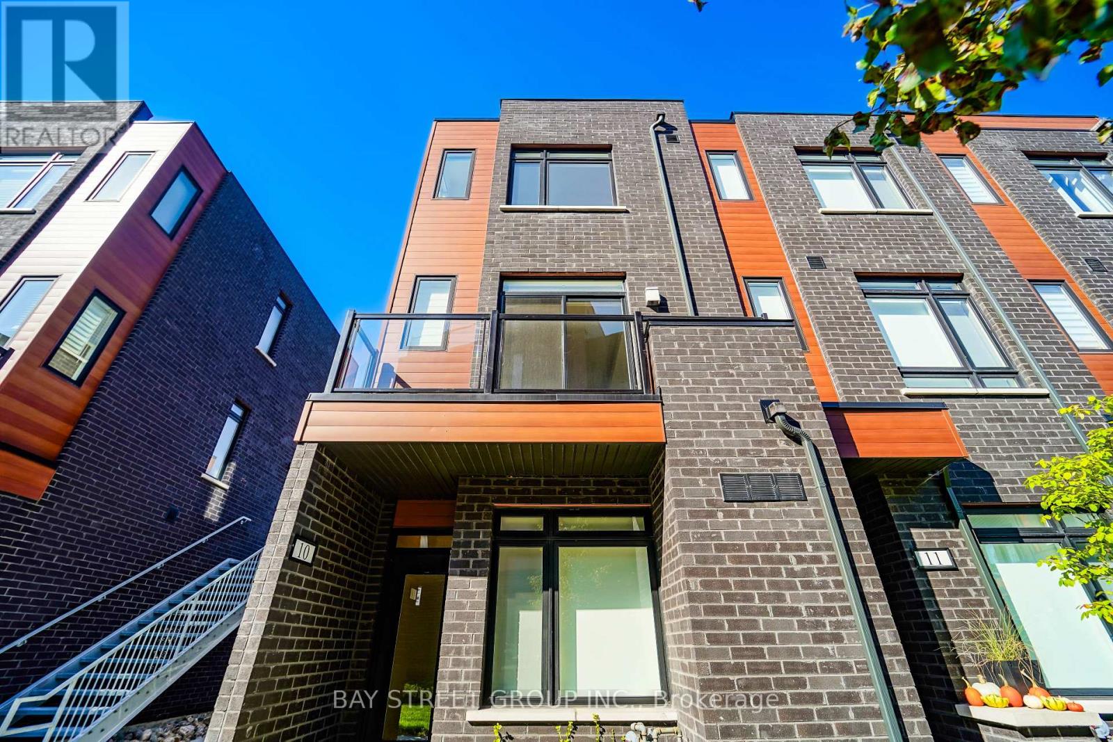 10 - 370 Red Maple Road, Richmond Hill, Ontario  L4C 5T4 - Photo 3 - N12446776