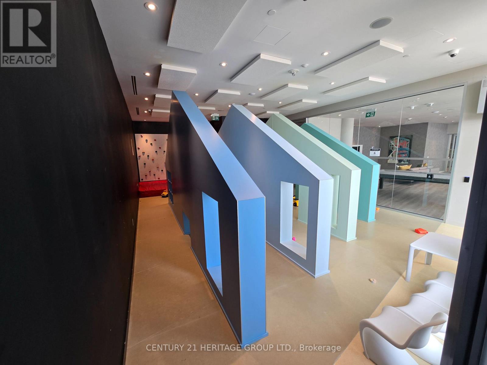 4008 - 3900 Confederation Parkway, Mississauga, Ontario  L5B 3J1 - Photo 31 - W12483230