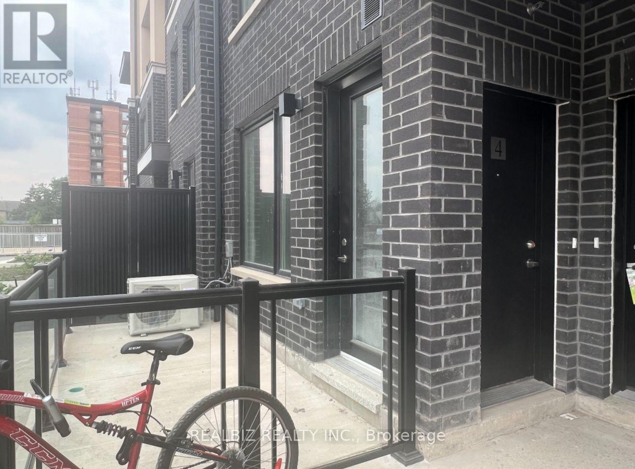 4 - 3429 Ridgeway Drive, Mississauga, Ontario  L5L 0B9 - Photo 2 - W12512506