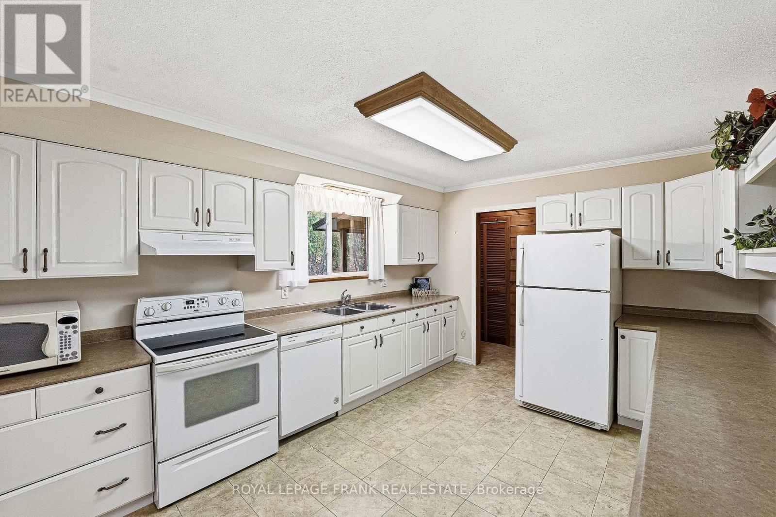 23 Trillium Court, Kawartha Lakes, Ontario  K0L 2W0 - Photo 22 - X12511928