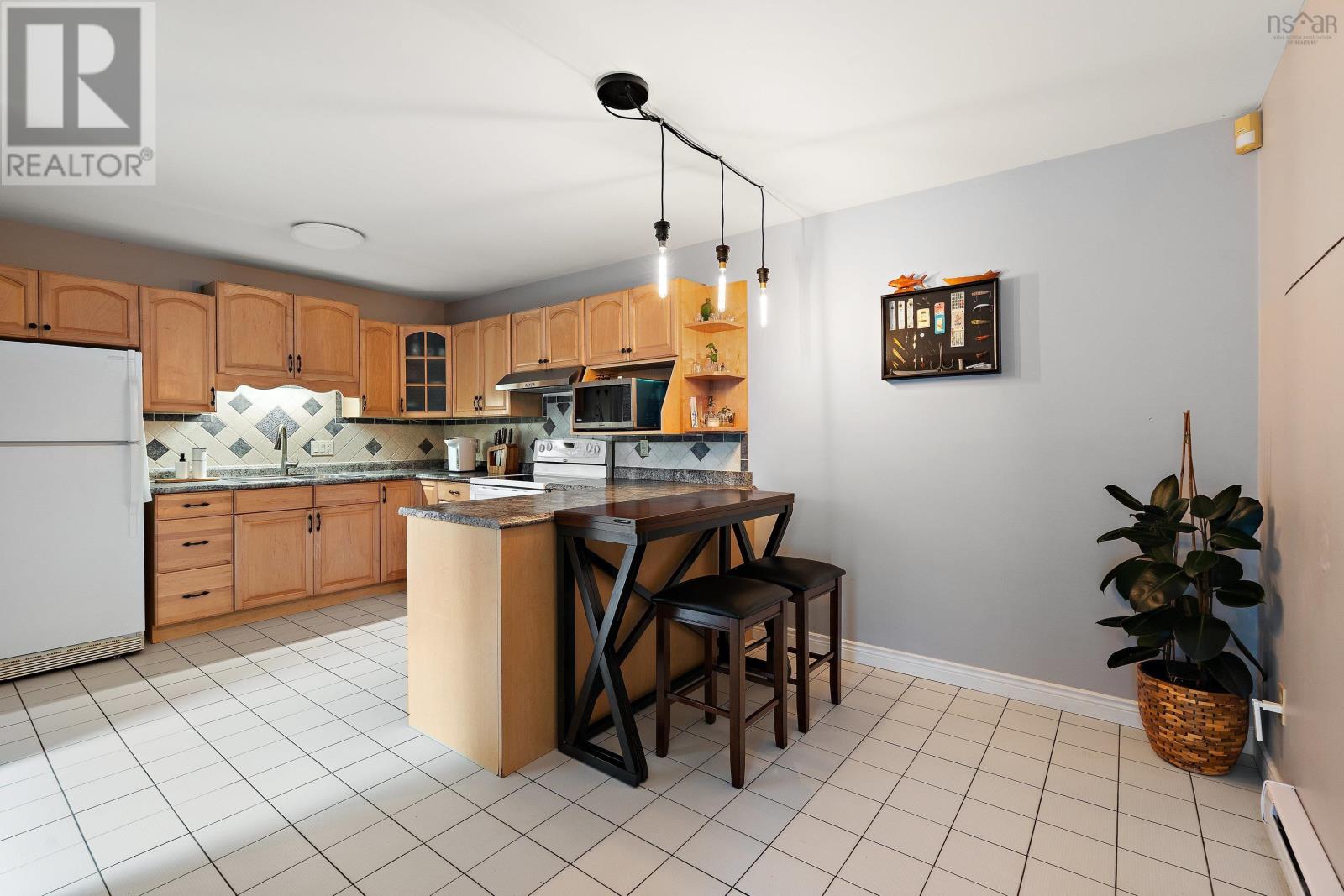 Property at 18 Bryden Avenue image 4