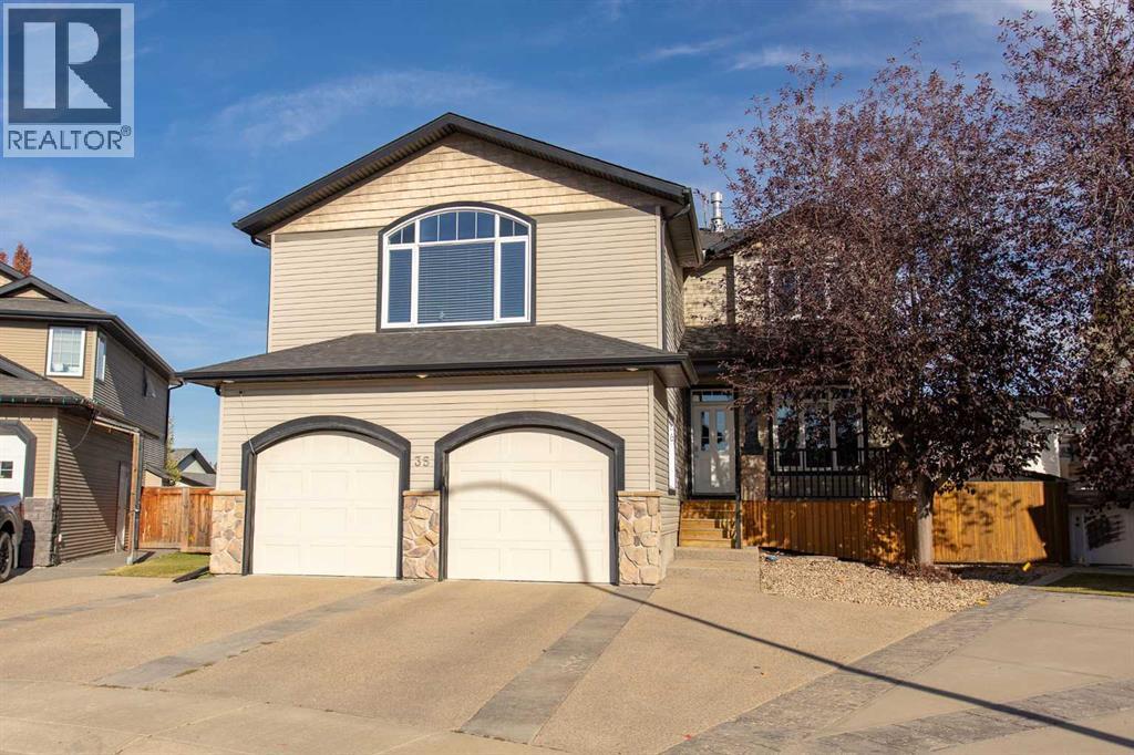 35 Woodrow Close, Red Deer, Alberta