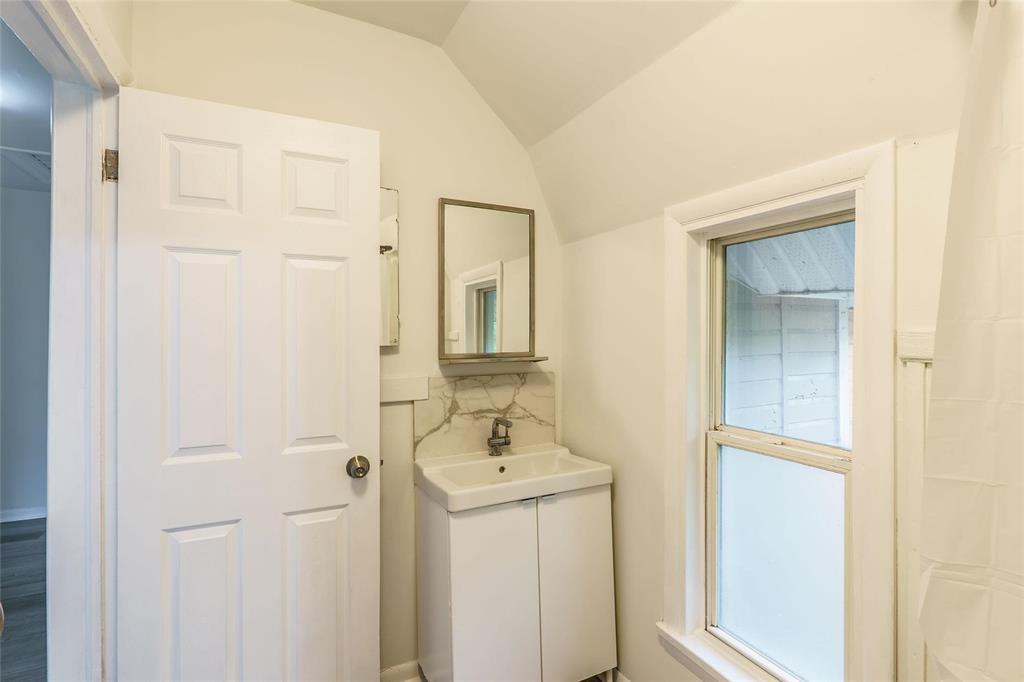 212 Austin Street N, Winnipeg, Manitoba  R2W 3M6 - Photo 15 - 202527994