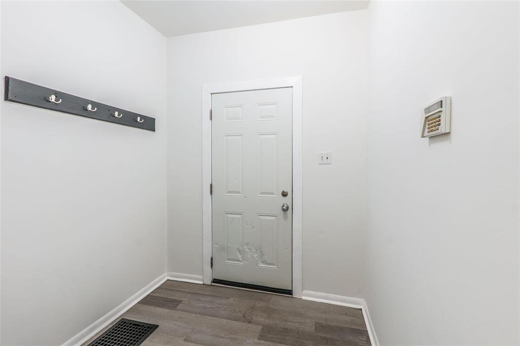 212 Austin Street N, Winnipeg, Manitoba  R2W 3M6 - Photo 6 - 202527994