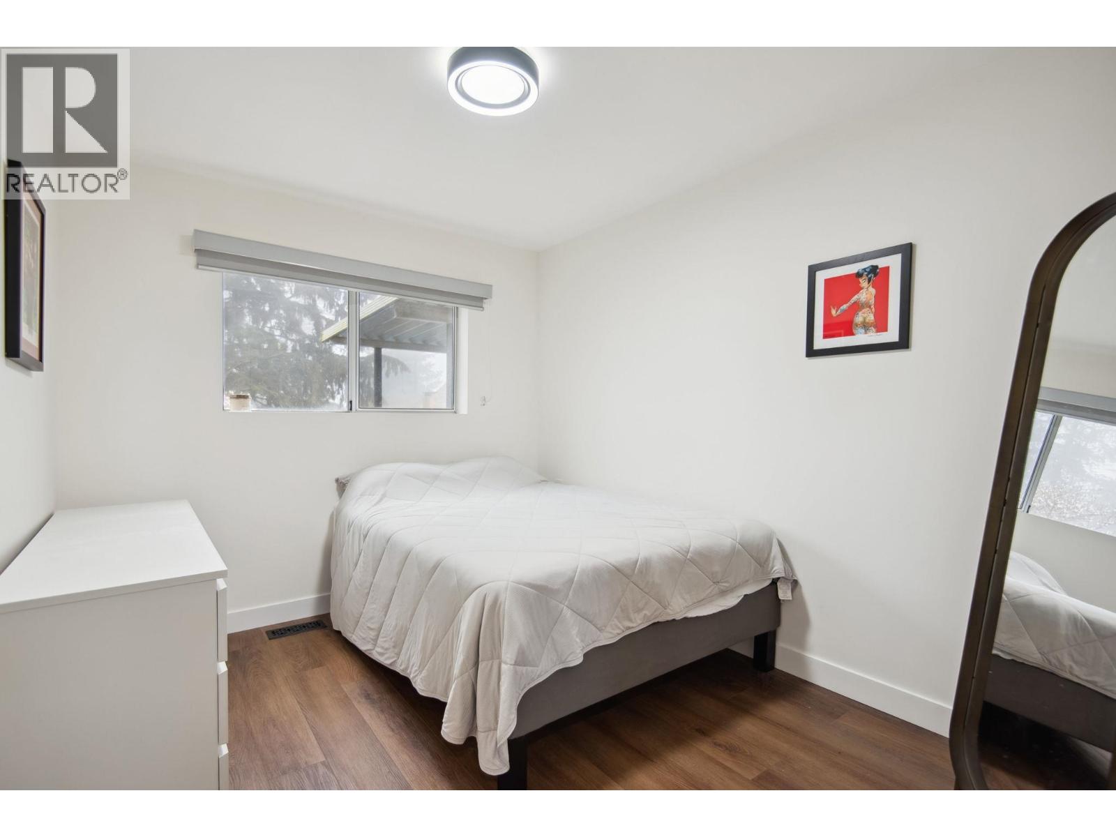 220 N Grosvenor Avenue, Burnaby, British Columbia  V5B 1J4 - Photo 14 - R3063848