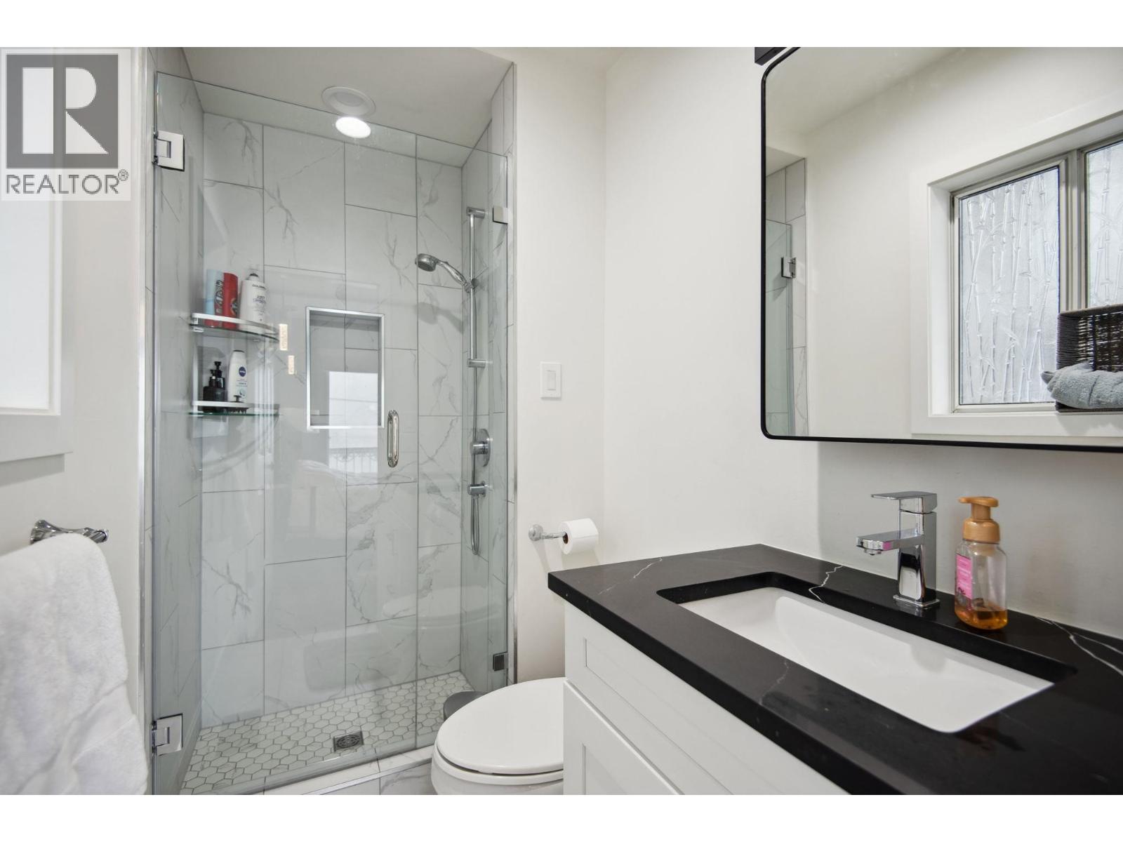 220 N Grosvenor Avenue, Burnaby, British Columbia  V5B 1J4 - Photo 15 - R3063848