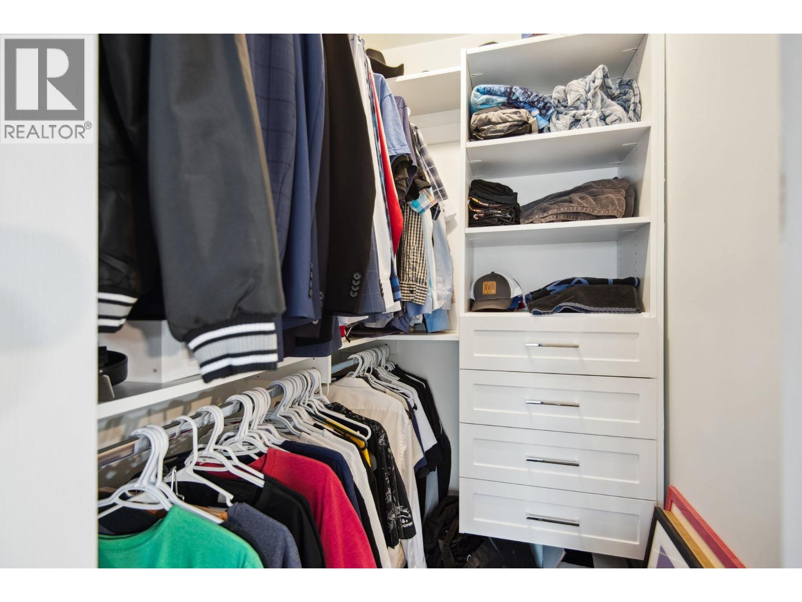 220 N Grosvenor Avenue, Burnaby, British Columbia  V5B 1J4 - Photo 11 - R3063848