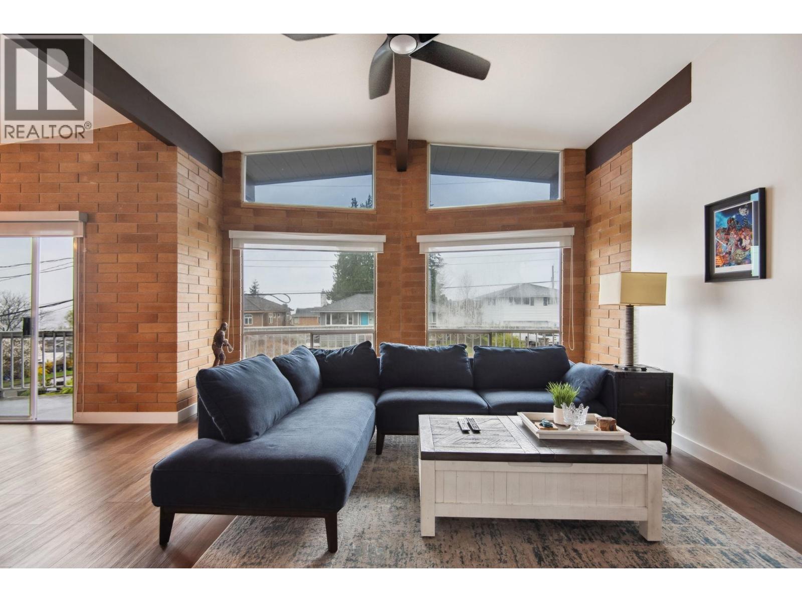 220 N Grosvenor Avenue, Burnaby, British Columbia  V5B 1J4 - Photo 5 - R3063848