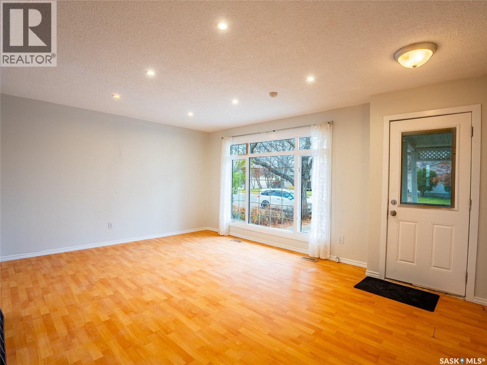 70 Read Avenue, Regina, Saskatchewan  S4T 6P8 - Photo 2 - SK022461