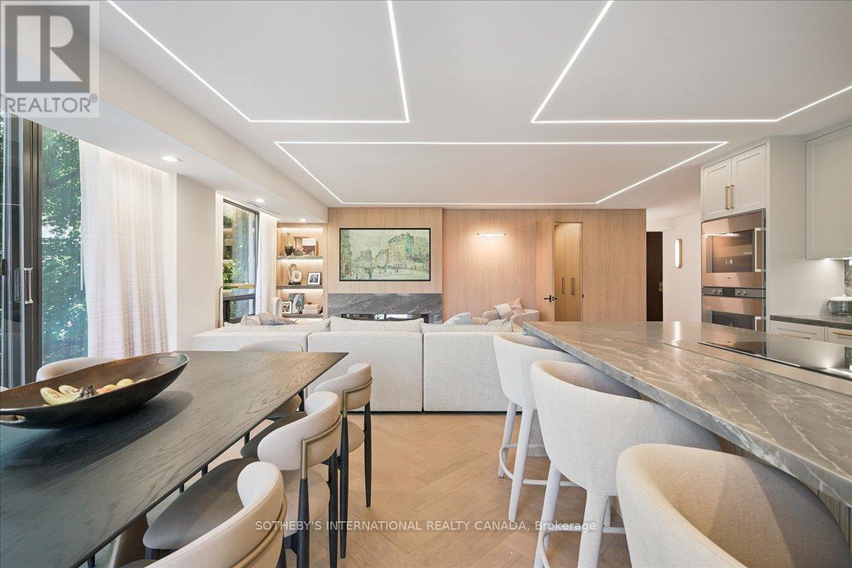 301 - 449 Walmer Road, Toronto, Ontario  M5P 2X9 - Photo 2 - C12313348