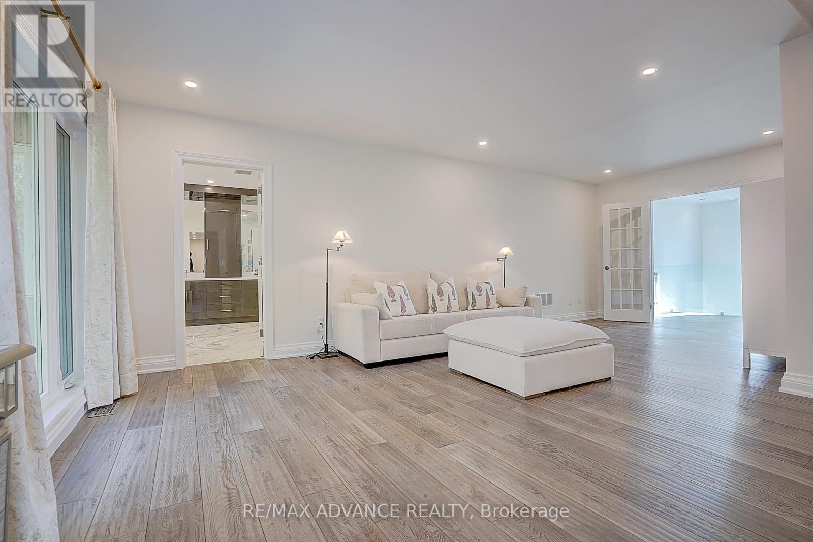 32 Brookfield Road, Toronto, Ontario  M2P 1A9 - Photo 34 - C12513112