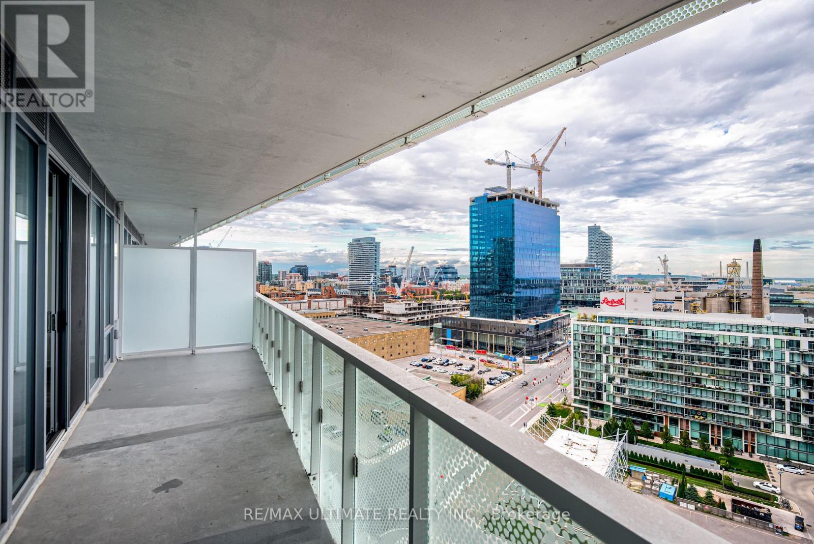 1601 - 15 Queens Quay E, Toronto, Ontario  M5E 0A4 - Photo 19 - C12513130