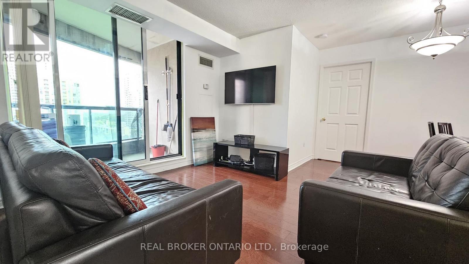 1516 - 7 Lorraine Drive, Toronto, Ontario  M2N 2E3 - Photo 3 - C12513132