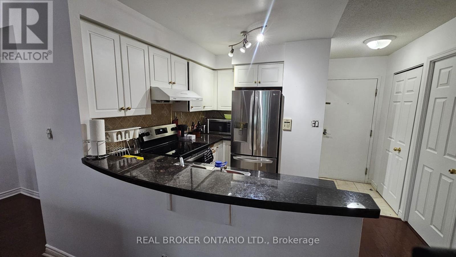 1516 - 7 Lorraine Drive, Toronto, Ontario  M2N 2E3 - Photo 9 - C12513132