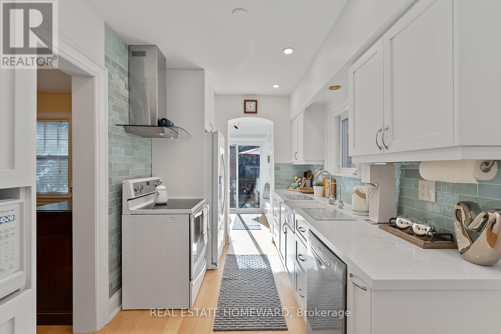 287 St Germain Avenue, Toronto, Ontario  M5M 1W4 - Photo 14 - C12513142