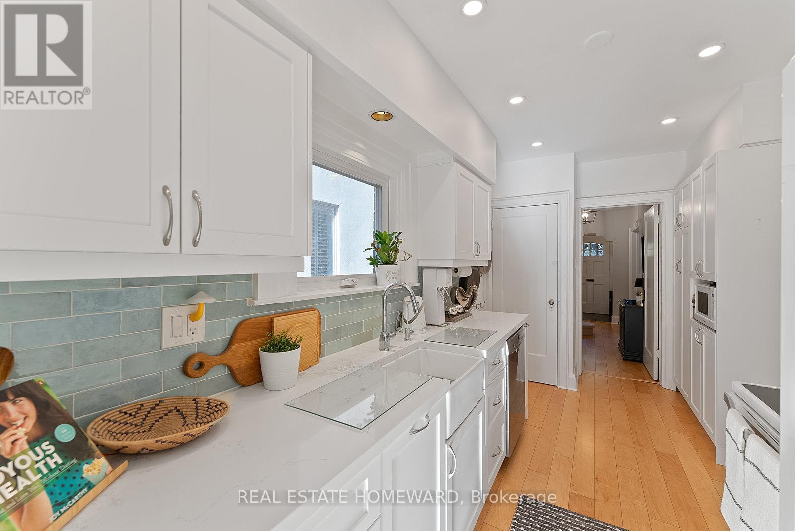 287 St Germain Avenue, Toronto, Ontario  M5M 1W4 - Photo 17 - C12513142