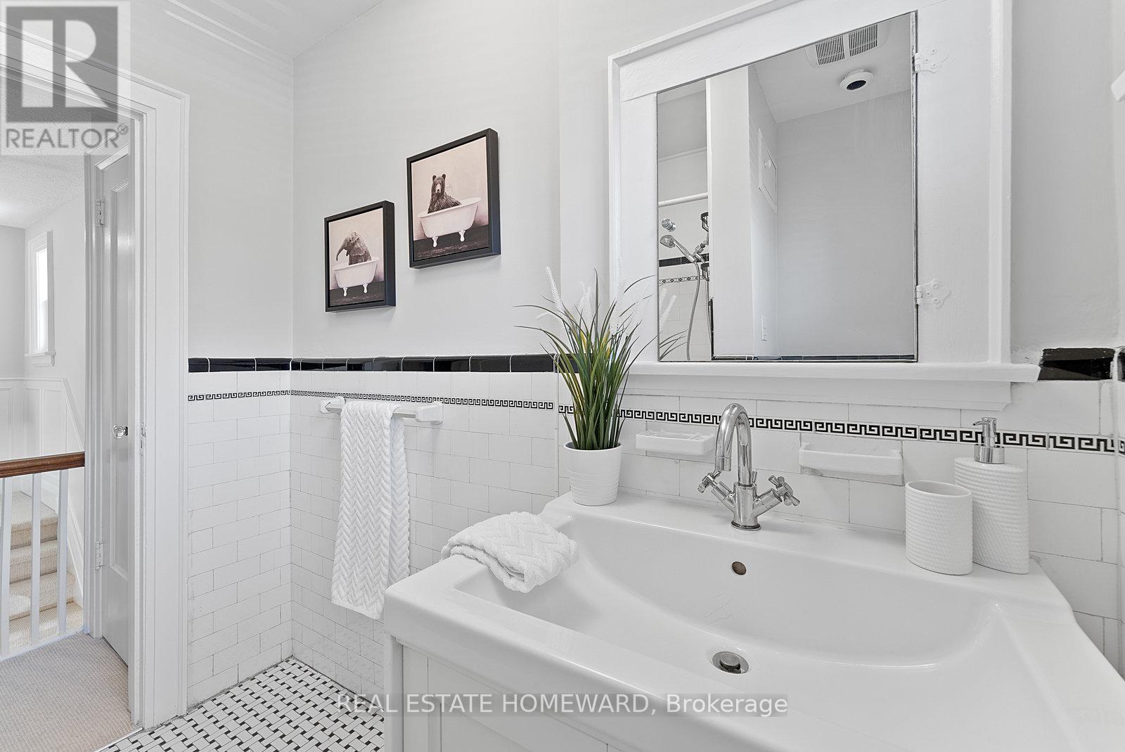 287 St Germain Avenue, Toronto, Ontario  M5M 1W4 - Photo 28 - C12513142