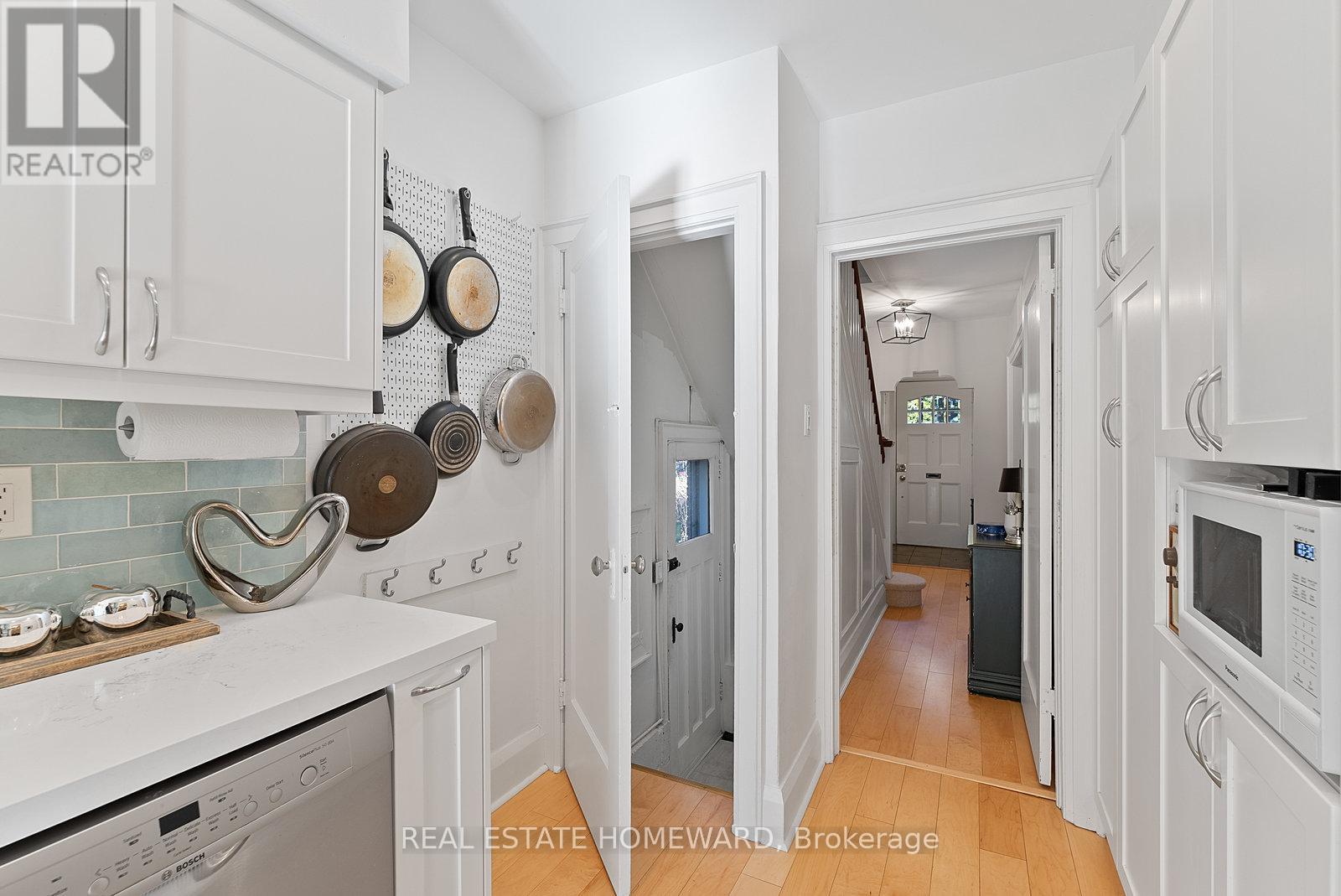 287 St Germain Avenue, Toronto, Ontario  M5M 1W4 - Photo 29 - C12513142