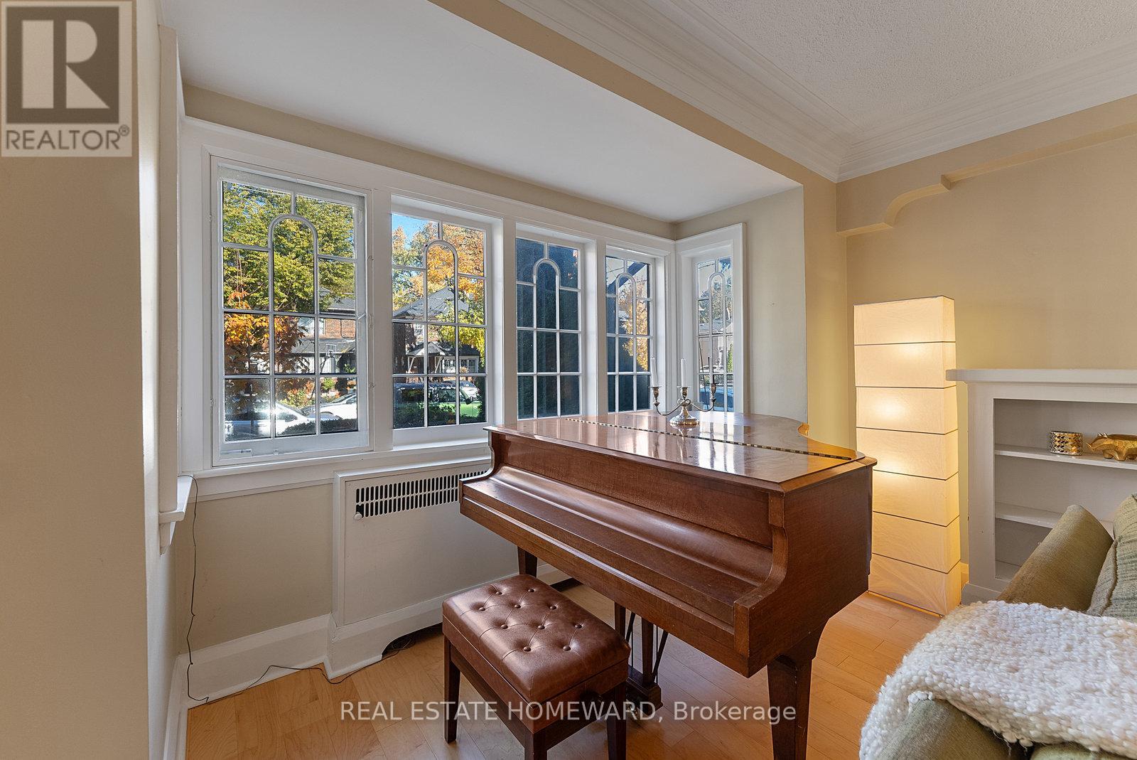 287 St Germain Avenue, Toronto, Ontario  M5M 1W4 - Photo 9 - C12513142