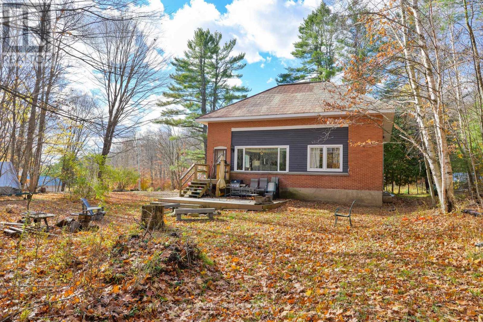 2026 Peninsula Road, Muskoka Lakes, Ontario P0B 1G0 - Photo 12 - X12513288