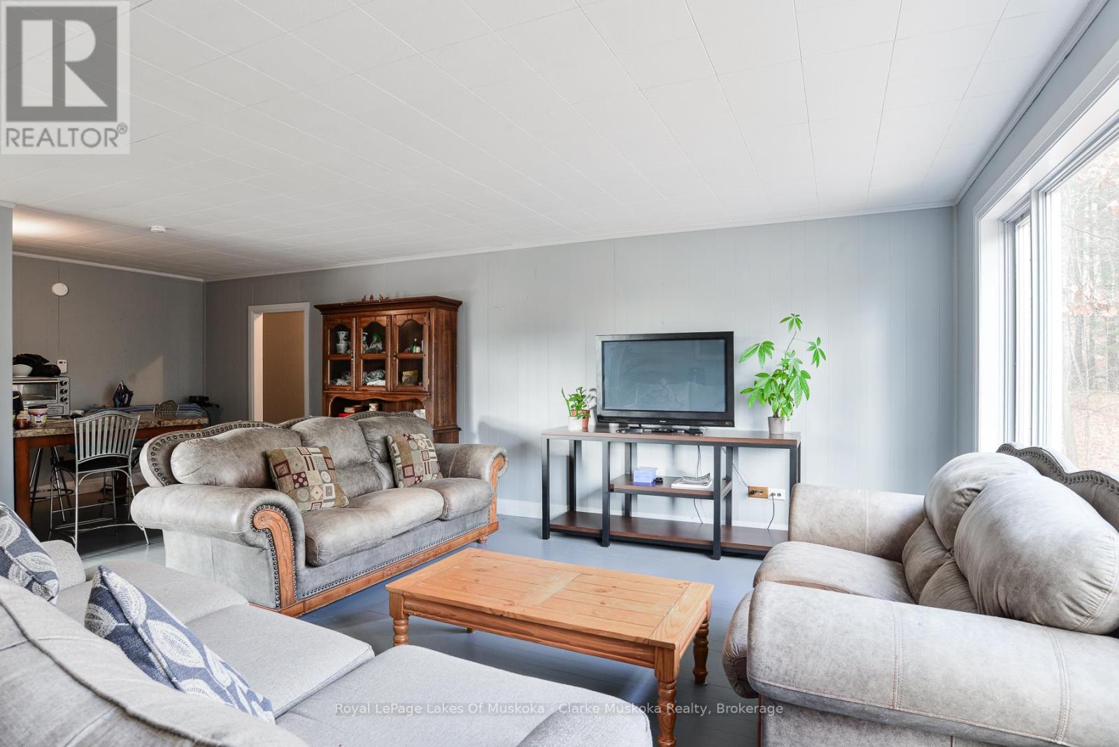 2026 Peninsula Road, Muskoka Lakes, Ontario P0B 1G0 - Photo 4 - X12513288