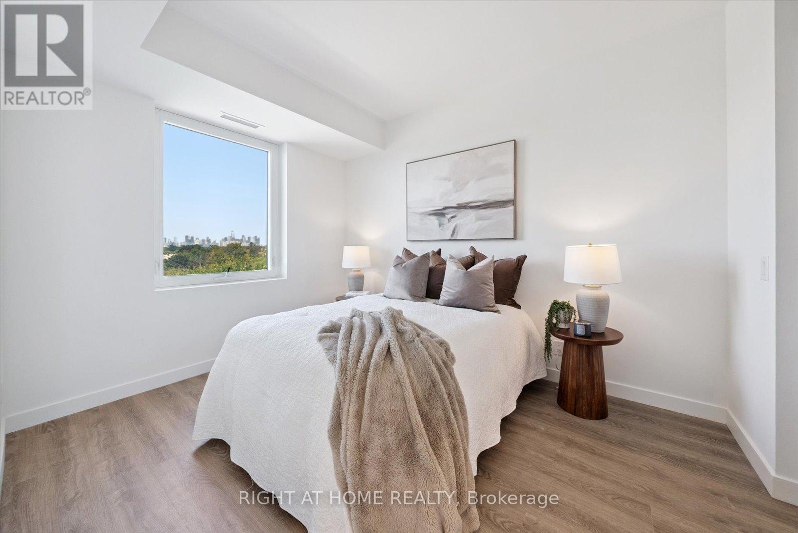 1309 - 1050 Eastern Avenue, Toronto, Ontario  M4L 0B7 - Photo 3 - E12513122