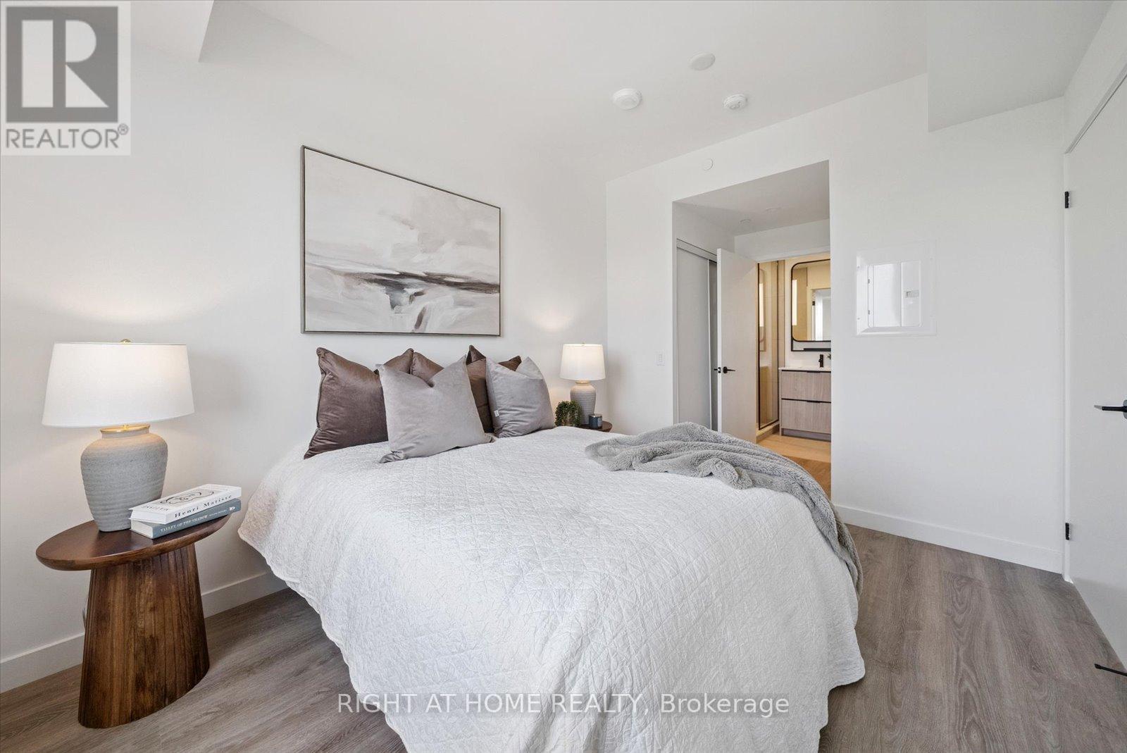 1309 - 1050 Eastern Avenue, Toronto, Ontario  M4L 0B7 - Photo 4 - E12513122