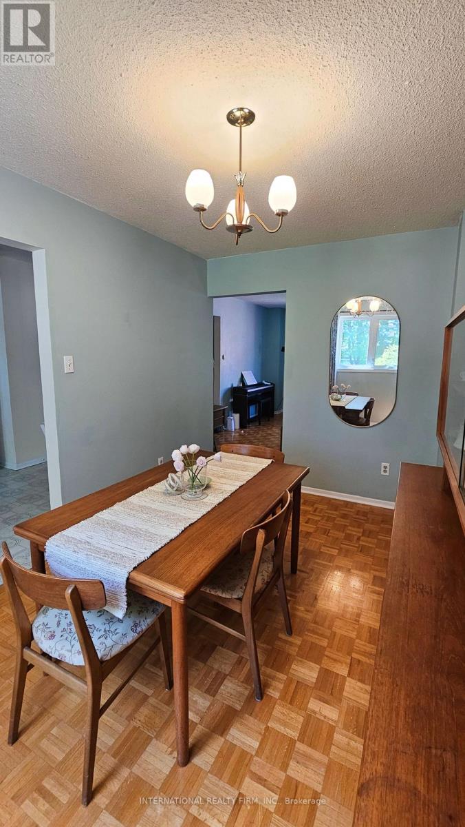 47 Parsell Square, Toronto, Ontario  M1B 2A5 - Photo 9 - E12513128