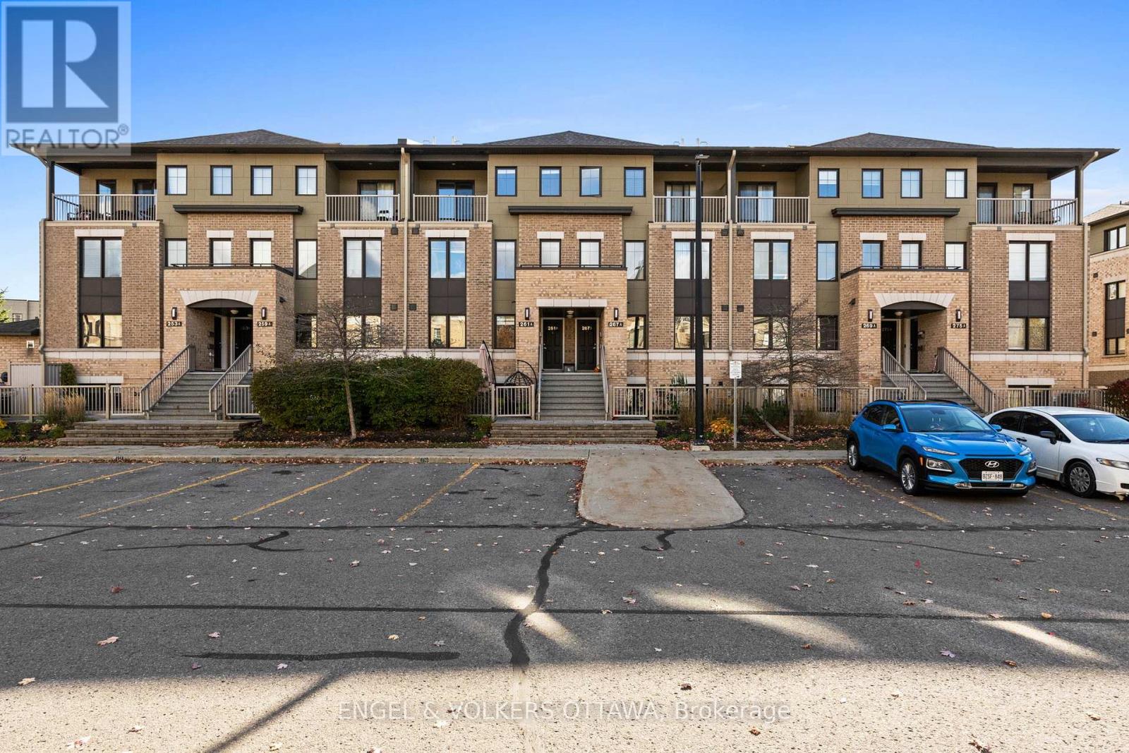 B - 261 TITANIUM PRIVATE, Ottawa, Ontario