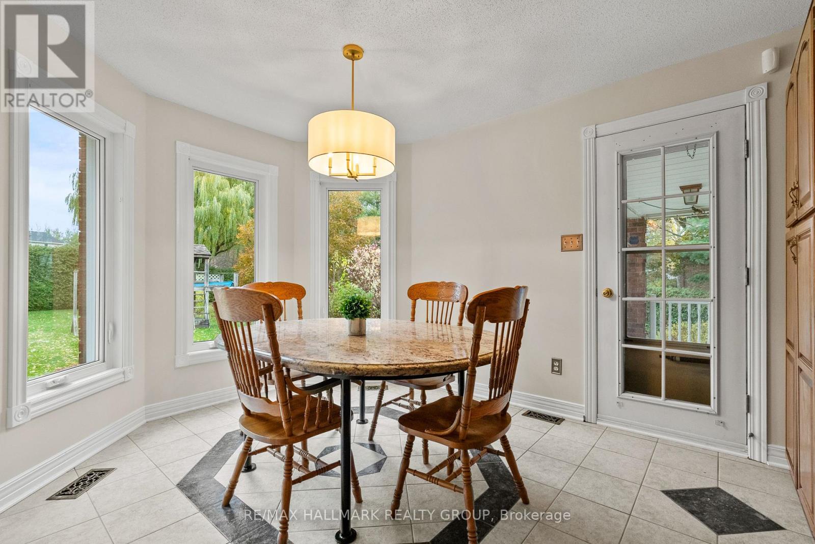 16 Goodfellow Court, Ottawa, Ontario  K2R 1C8 - Photo 12 - X12513302