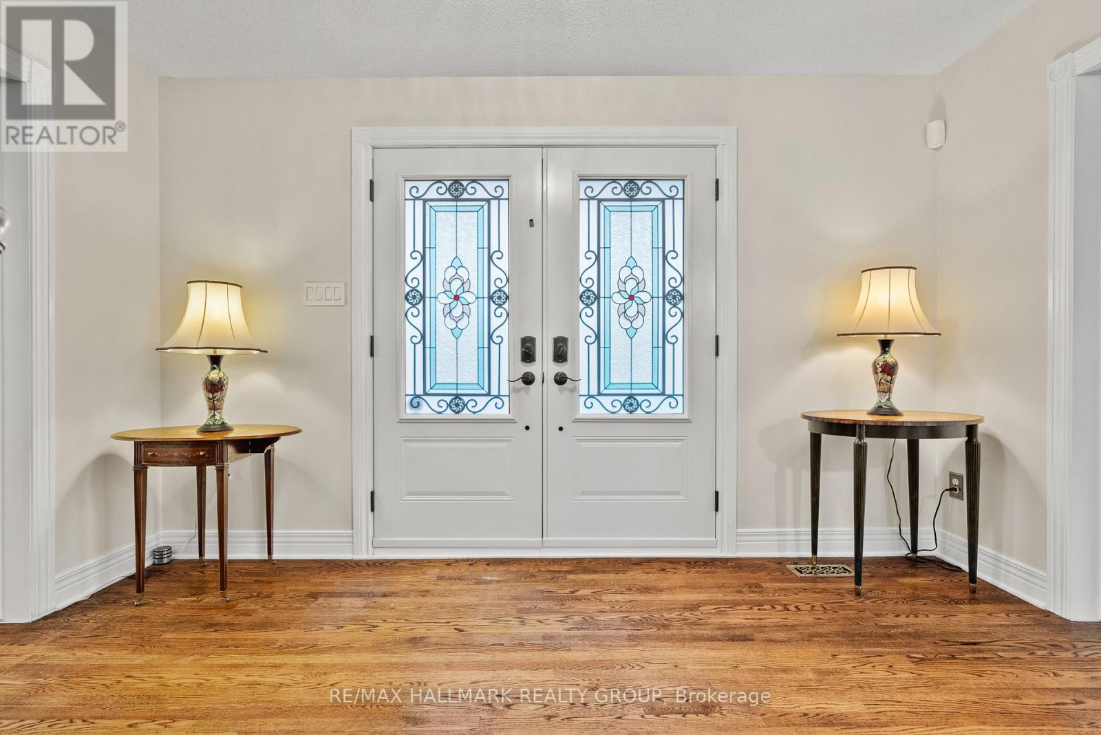 16 Goodfellow Court, Ottawa, Ontario  K2R 1C8 - Photo 2 - X12513302