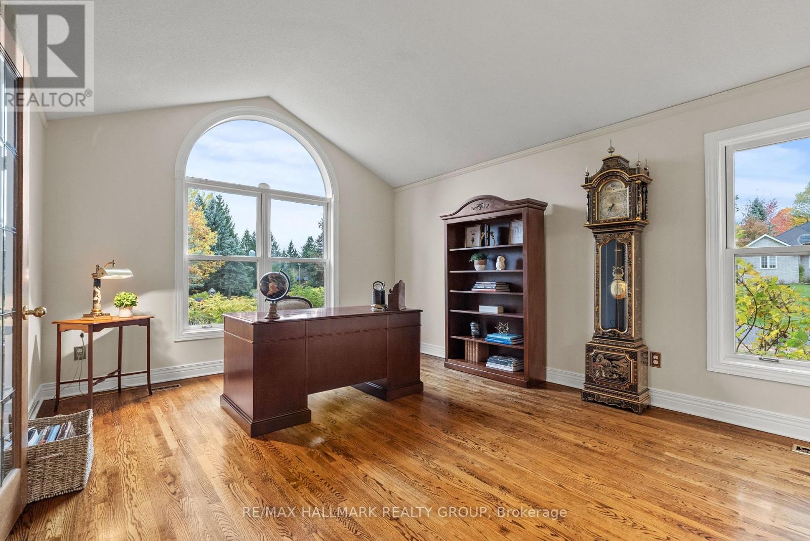 16 Goodfellow Court, Ottawa, Ontario  K2R 1C8 - Photo 3 - X12513302