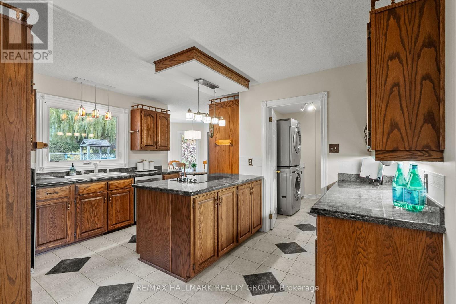 16 Goodfellow Court, Ottawa, Ontario  K2R 1C8 - Photo 9 - X12513302