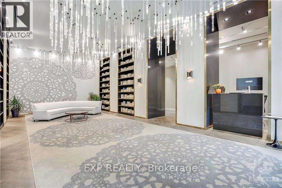 501 - 428 Sparks Street, Ottawa, Ontario  K1R 0B3 - Photo 2 - X12513334