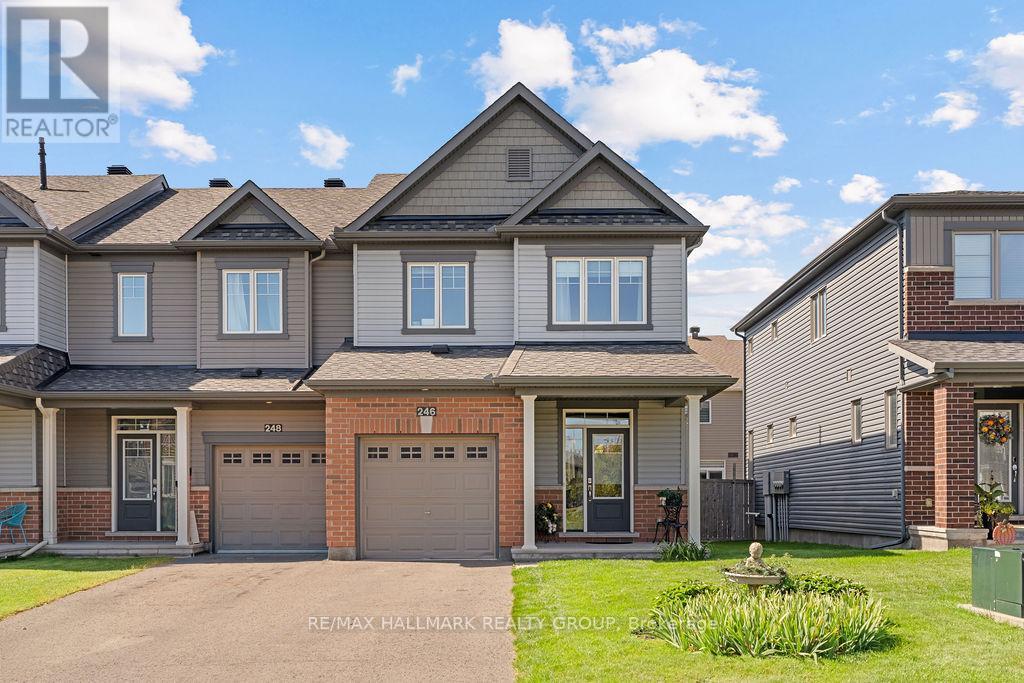 126 YELLOWCRESS WAY, Ottawa, Ontario