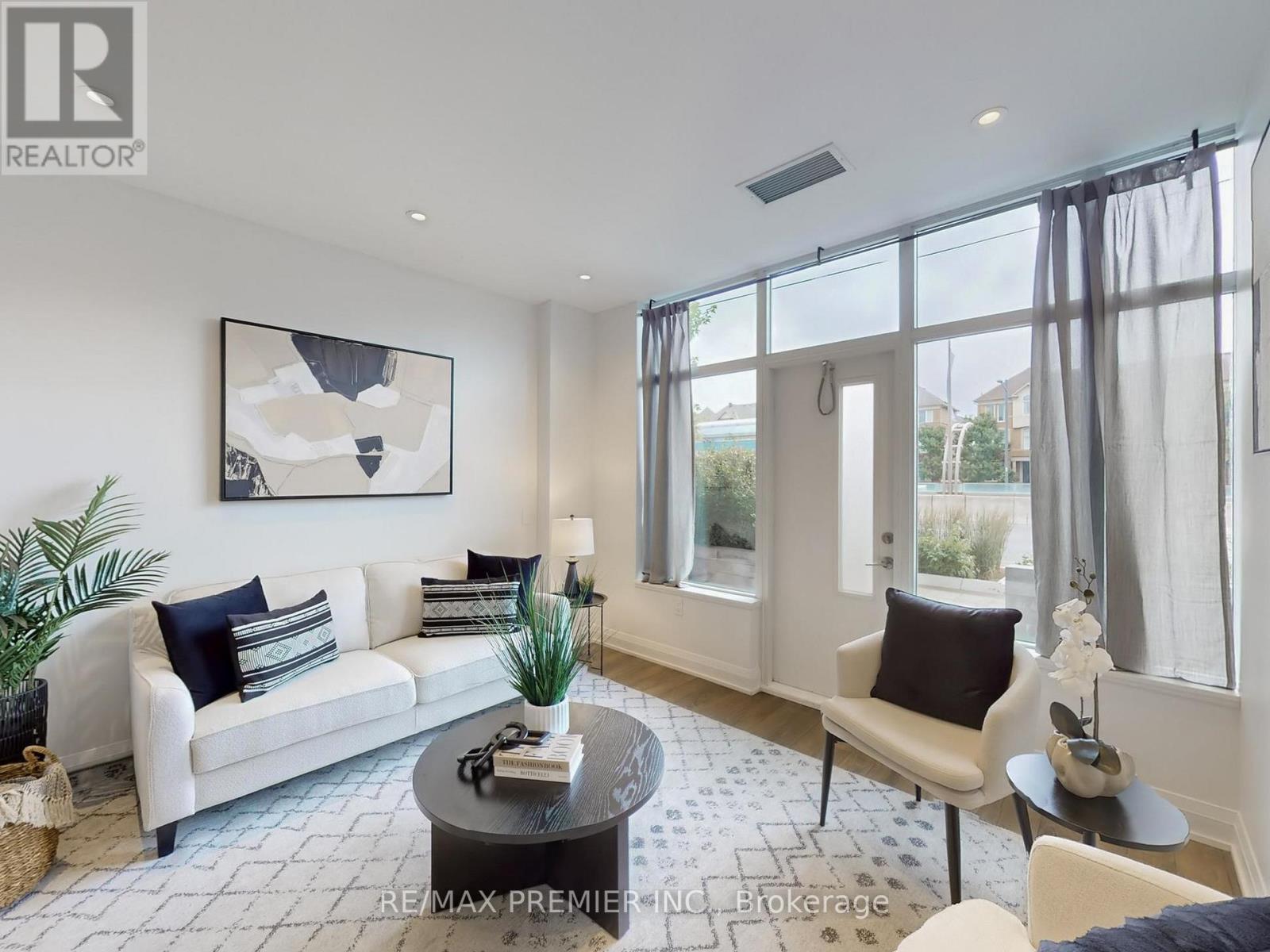 119 - 4800 Highway 7 Road, Vaughan, Ontario  L4L 1H8 - Photo 10 - N12513070