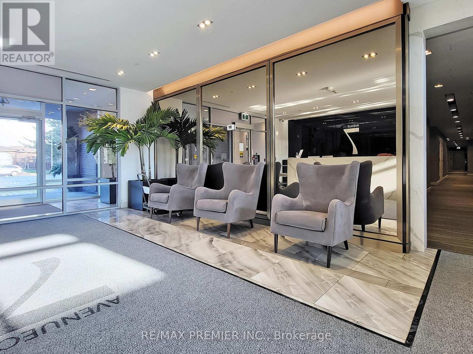 119 - 4800 Highway 7 Road, Vaughan, Ontario  L4L 1H8 - Photo 3 - N12513070